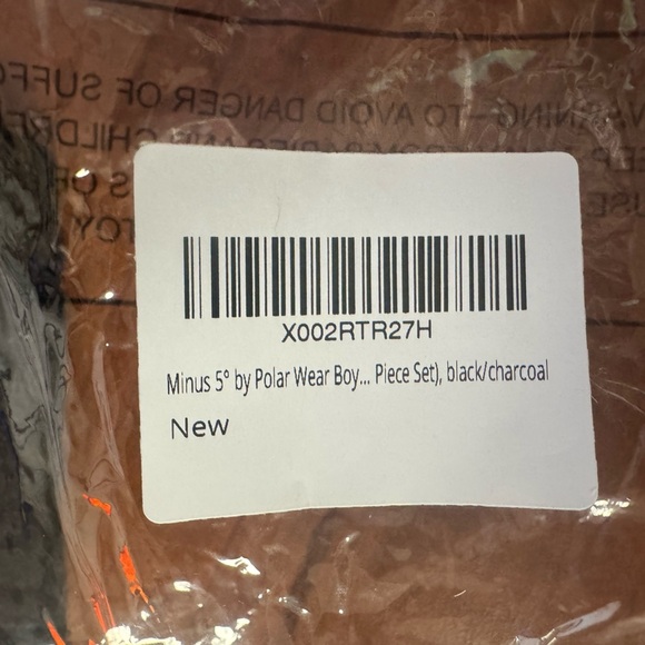 Polar Wear Gamer Beanie and Gloves Set - Picture 5 of 5